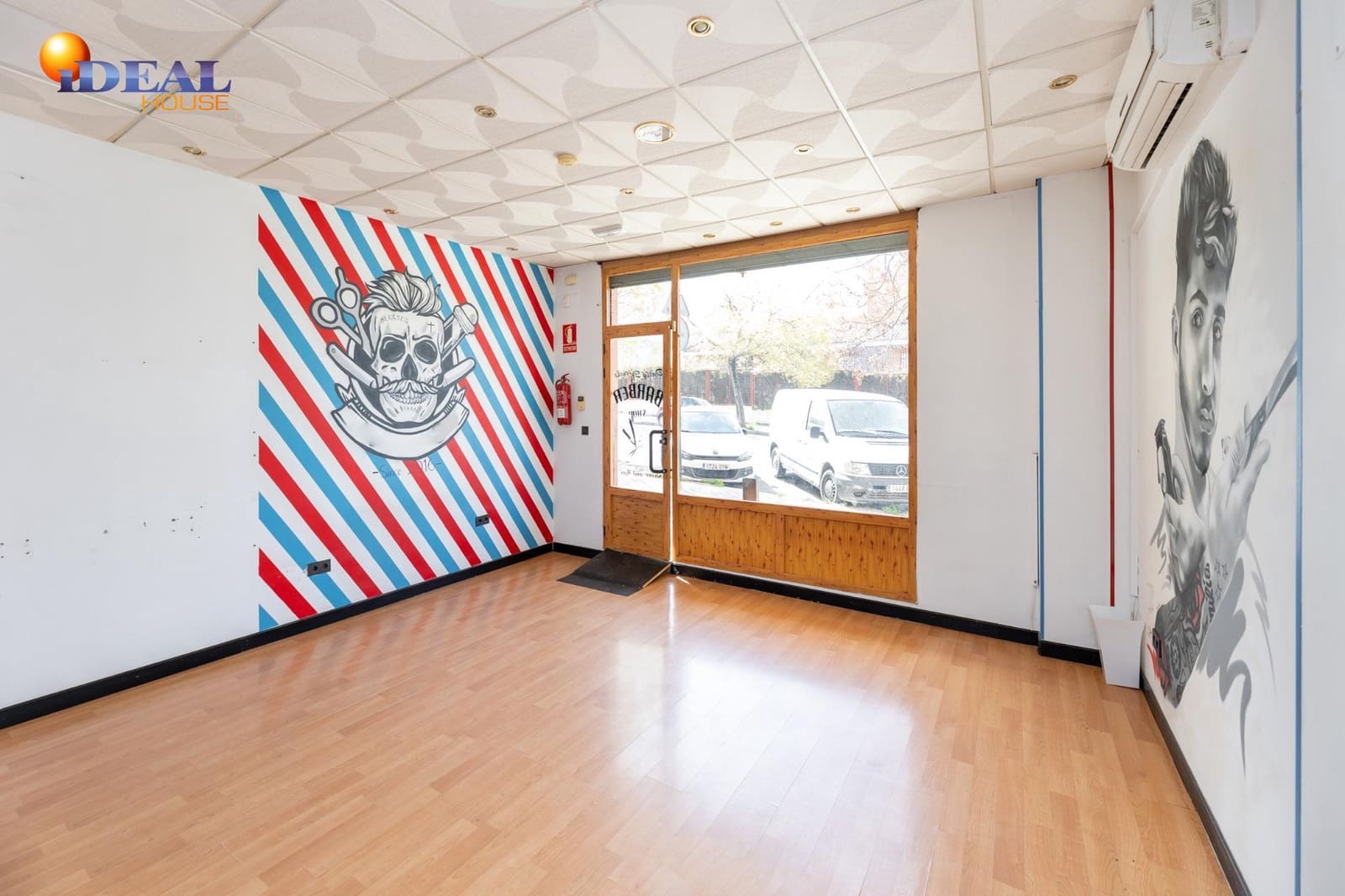 Commercial for sale in Granada city - € 49,900 (Ref: 9434022)