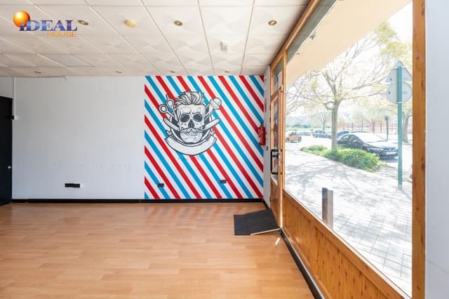 Commercial for sale in Granada city - € 49,900 (Ref: 9434022)