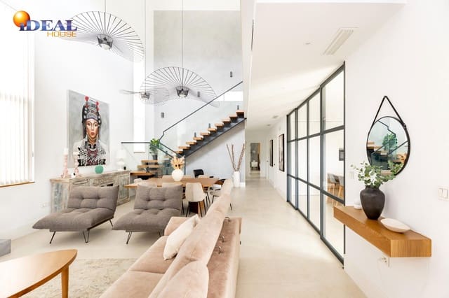 6 sypialnia Willa na sprzedaż w Peligros z basenem garażem - 890 000 € (Ref: 9434023)