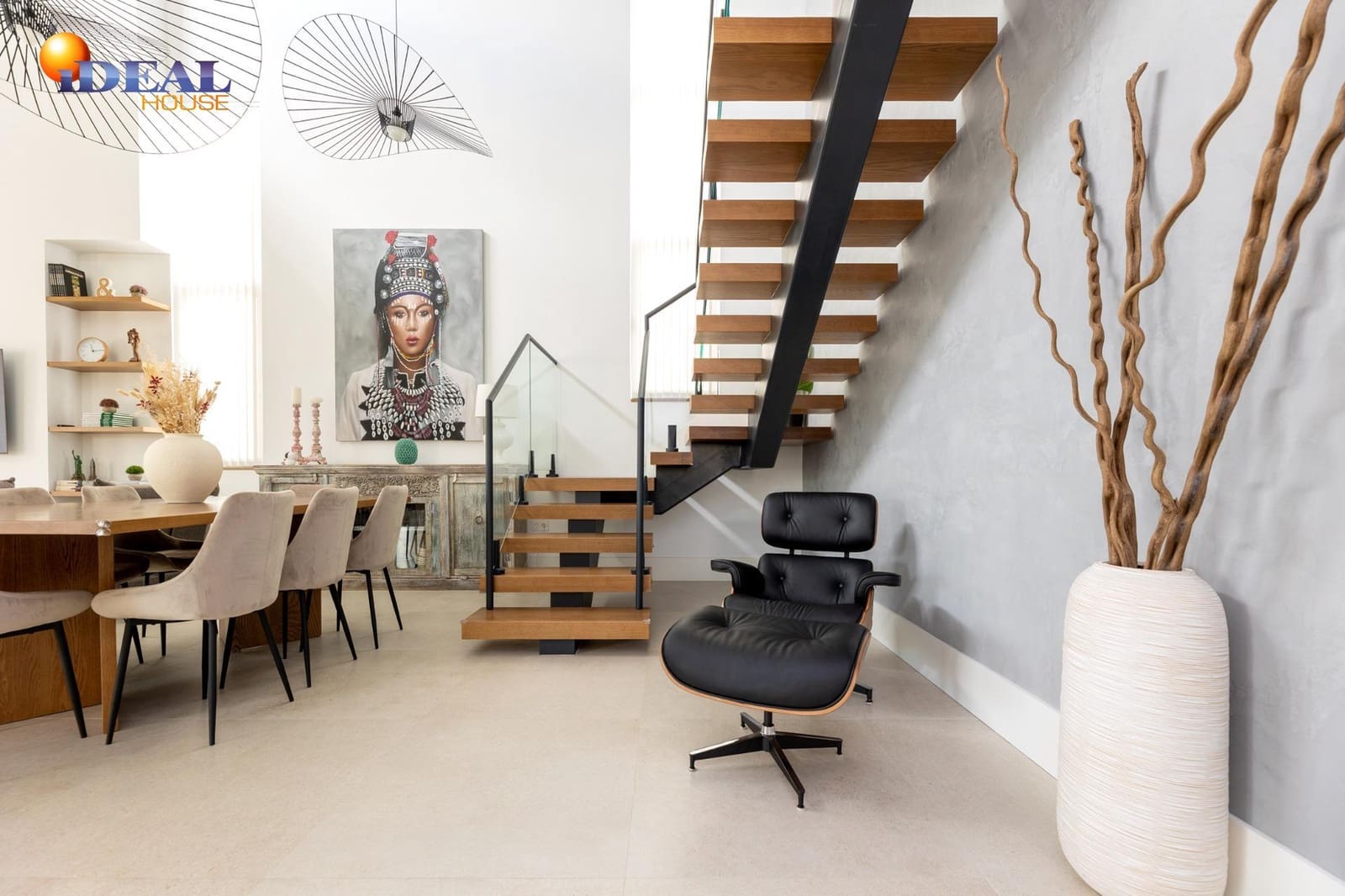 6 bedroom Villa for sale in Peligros with pool garage - € 890,000 (Ref: 9434023)