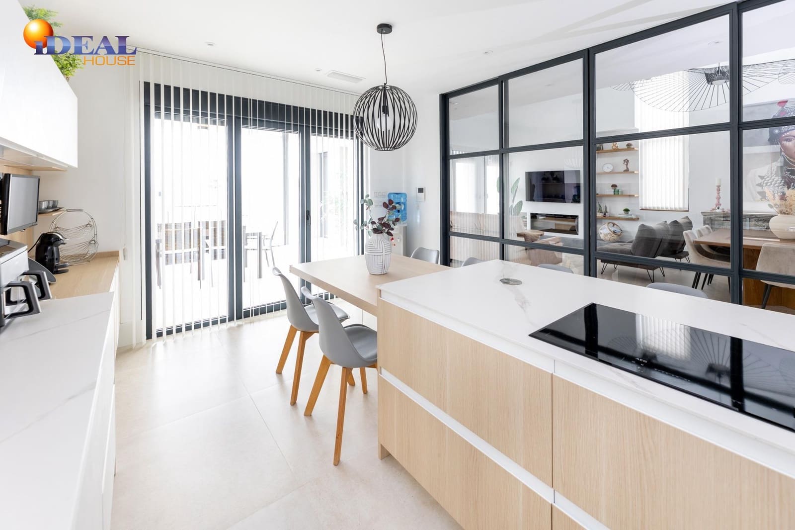 6 bedroom Villa for sale in Peligros with pool garage - € 890,000 (Ref: 9434023)