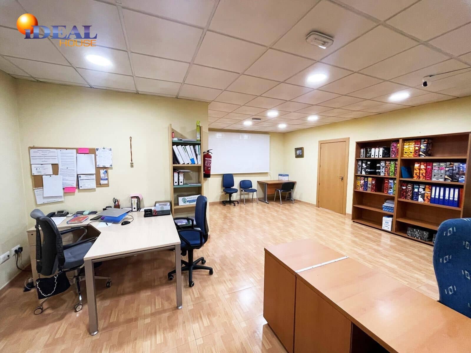 Business for sale in Durcal - € 600,000 (Ref: 9434024)