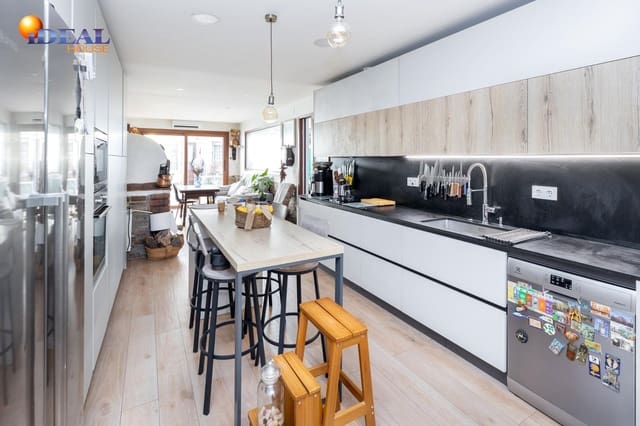 5 sypialnia Dom na sprzedaż w Peligros z garażem - 595 000 € (Ref: 9434025)