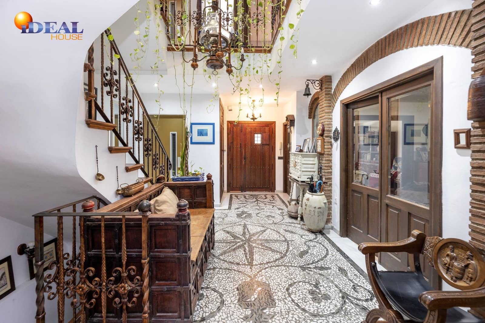 5 sypialnia Dom na sprzedaż w Peligros z garażem - 595 000 € (Ref: 9434025)