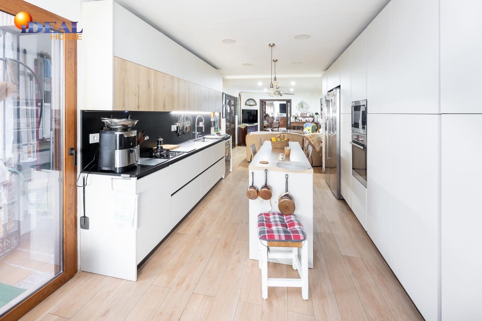 5 sypialnia Dom na sprzedaż w Peligros z garażem - 595 000 € (Ref: 9434025)