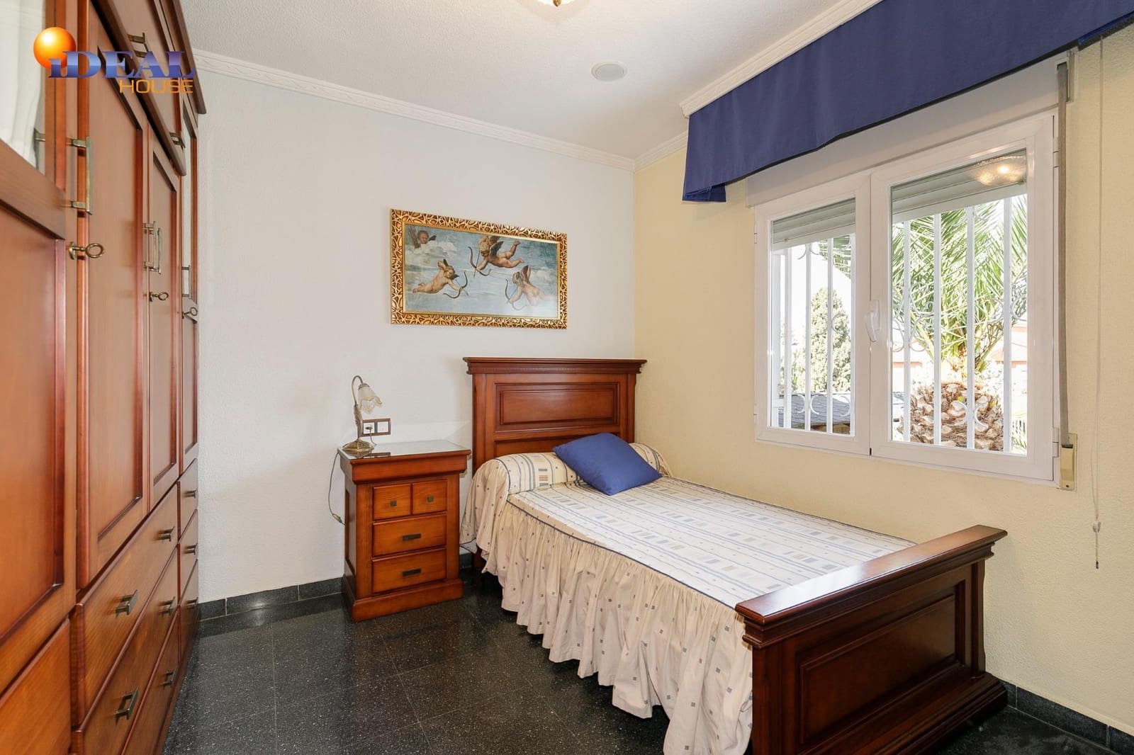 4 bedroom Villa for sale in Peligros - € 750,000 (Ref: 9434026)