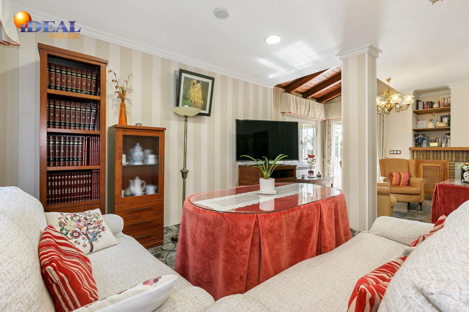 4 bedroom Villa for sale in Peligros - € 750,000 (Ref: 9434026)