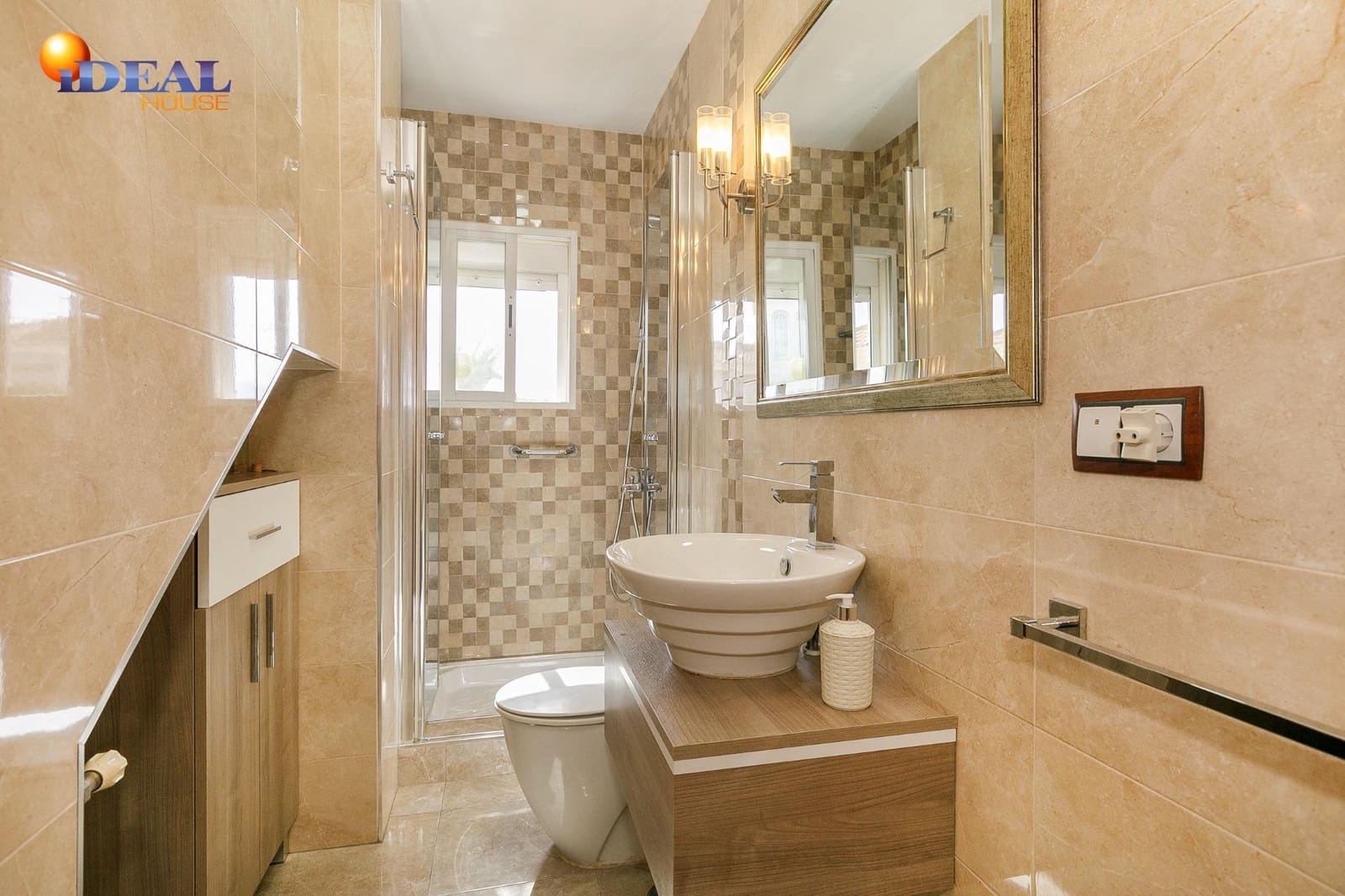 4 bedroom Villa for sale in Peligros - € 750,000 (Ref: 9434026)