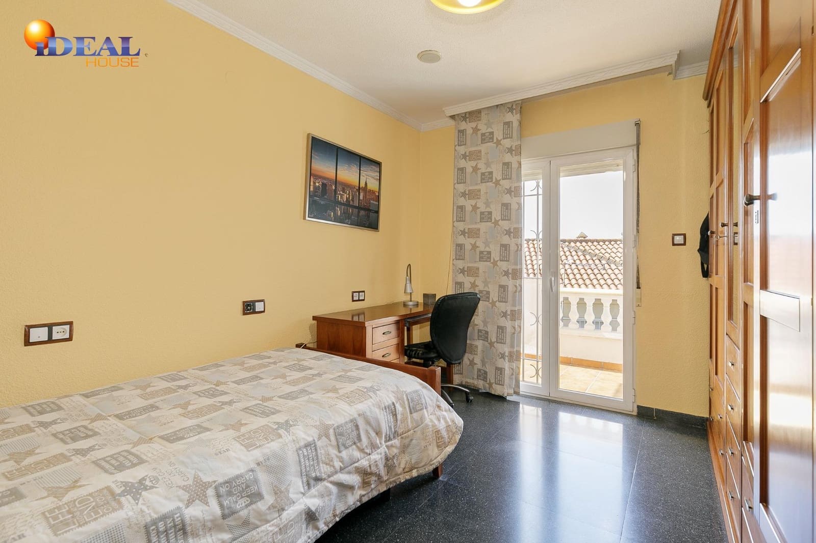 4 bedroom Villa for sale in Peligros - € 750,000 (Ref: 9434026)