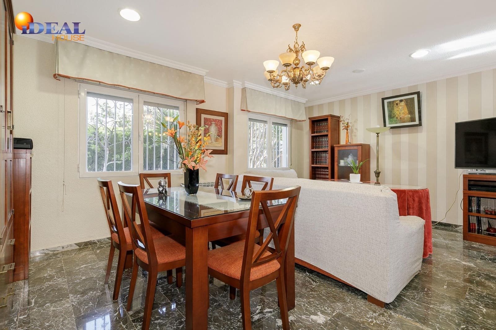 4 bedroom Villa for sale in Peligros - € 750,000 (Ref: 9434026)