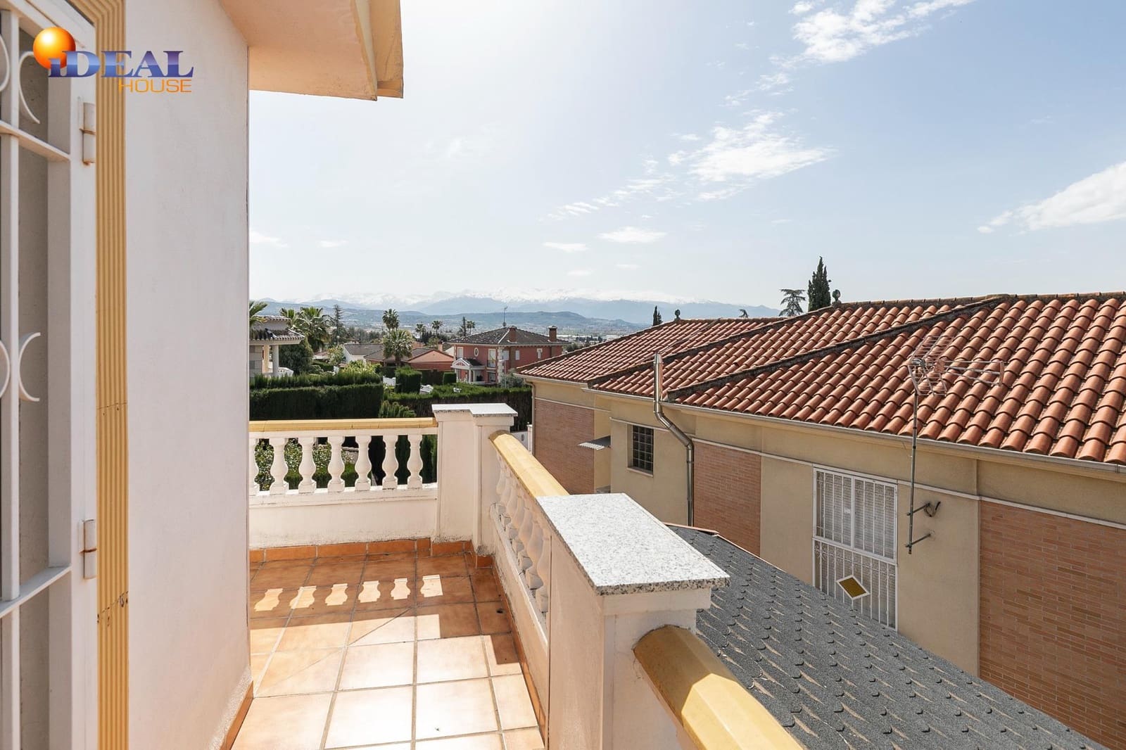 4 bedroom Villa for sale in Peligros - € 750,000 (Ref: 9434026)