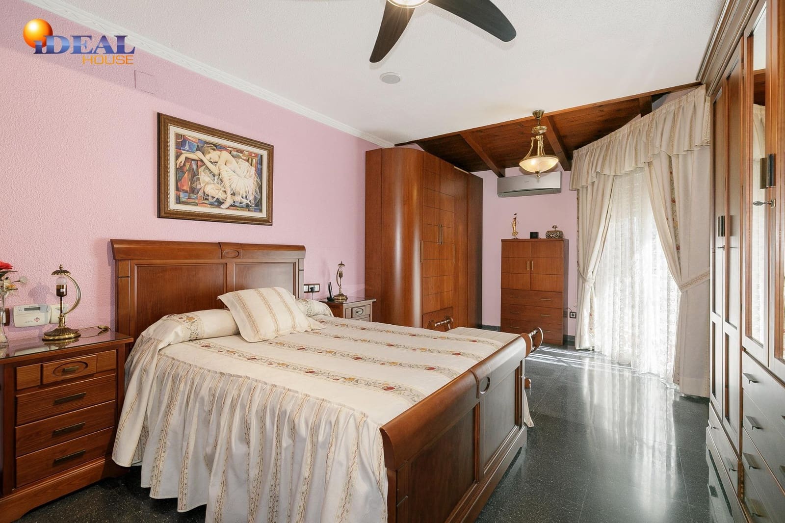 4 bedroom Villa for sale in Peligros - € 750,000 (Ref: 9434026)