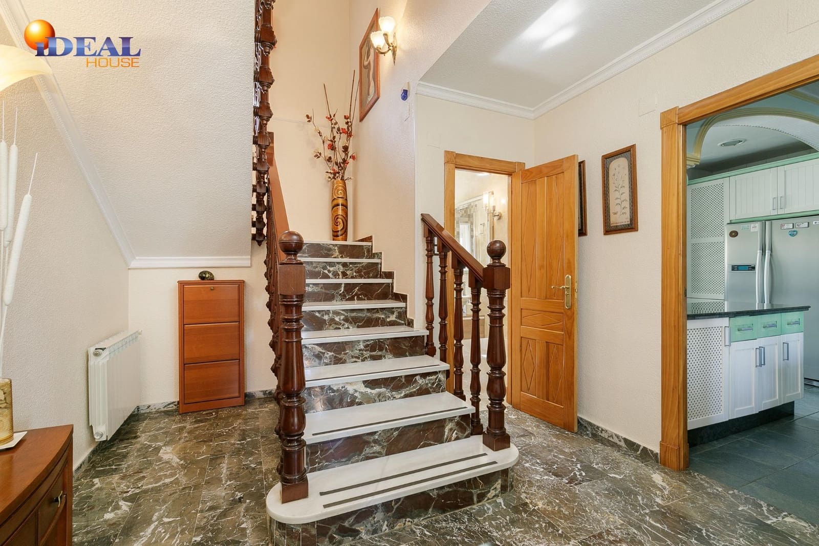 4 bedroom Villa for sale in Peligros - € 750,000 (Ref: 9434026)