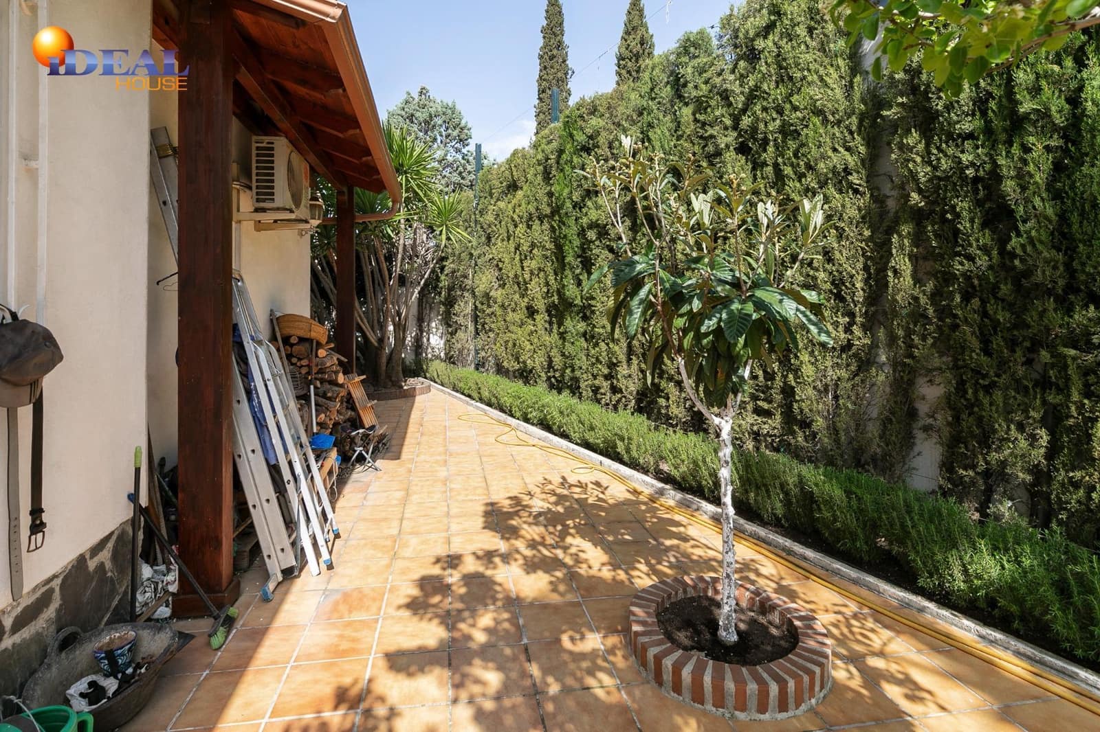 4 bedroom Villa for sale in Peligros - € 750,000 (Ref: 9434026)