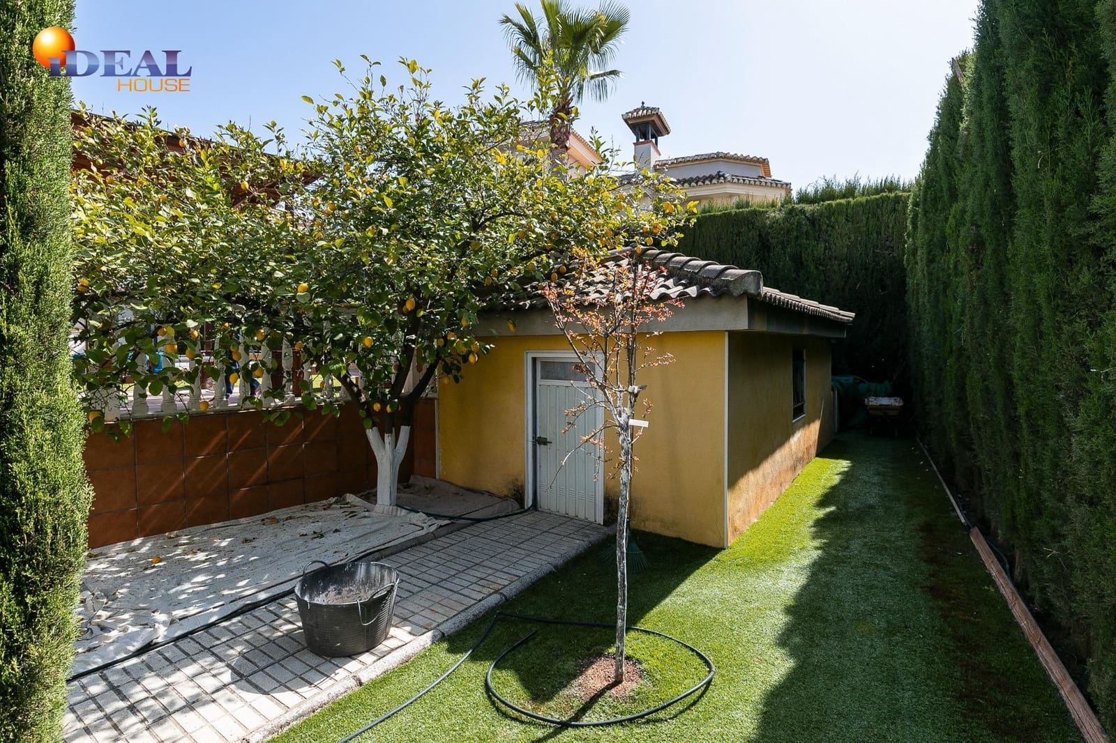 4 bedroom Villa for sale in Peligros - € 750,000 (Ref: 9434026)