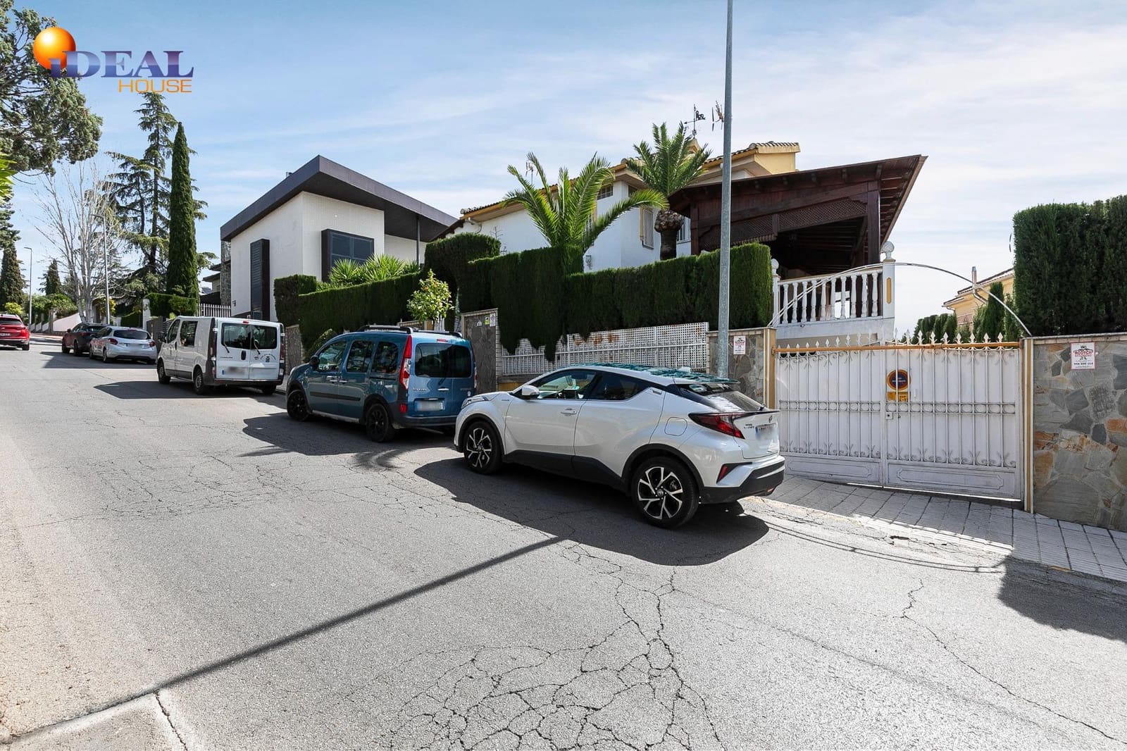 4 bedroom Villa for sale in Peligros - € 750,000 (Ref: 9434026)