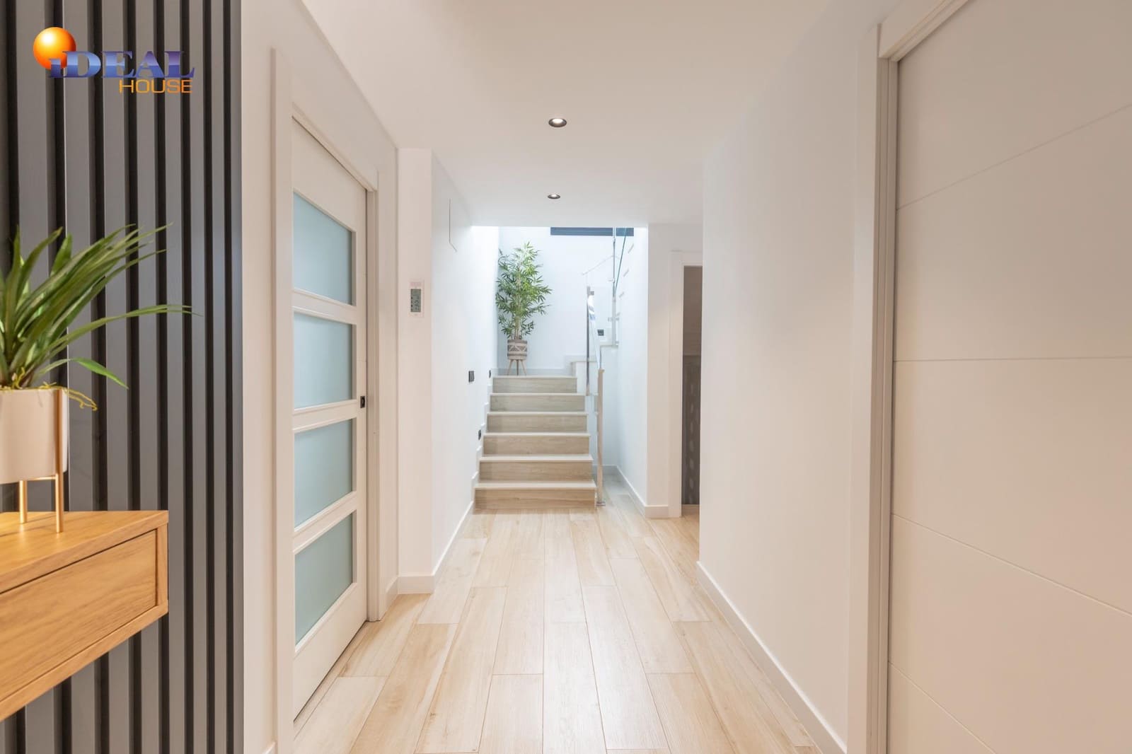 Adosado de 4 habitaciones en Padul en venta con piscina garaje - 350.000 € (Ref: 9434027)