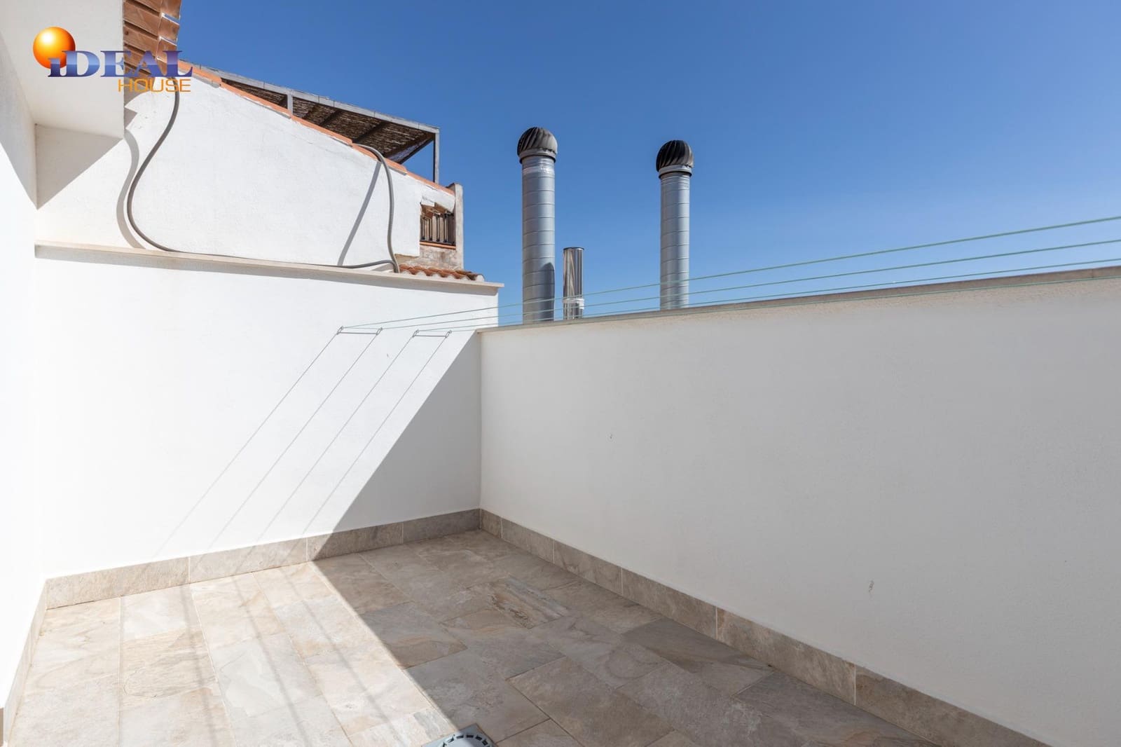 Adosado de 4 habitaciones en Padul en venta con piscina garaje - 350.000 € (Ref: 9434027)