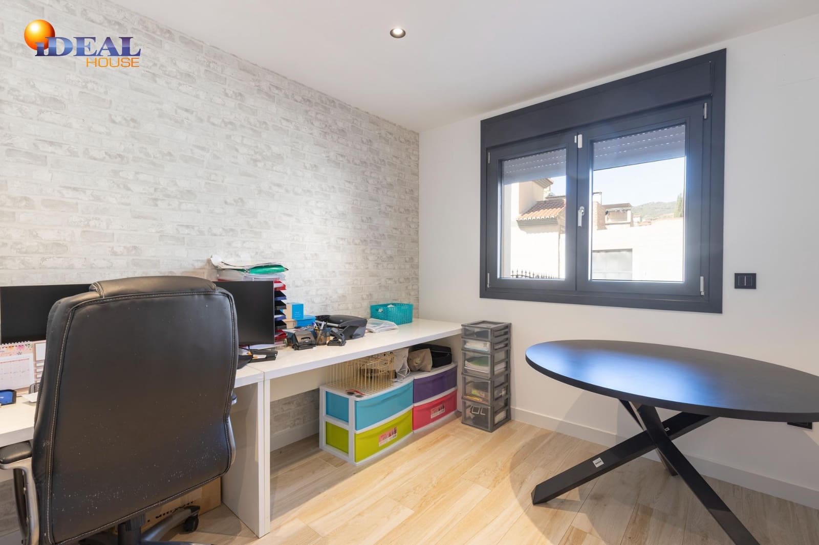 Adosado de 4 habitaciones en Padul en venta con piscina garaje - 350.000 € (Ref: 9434027)