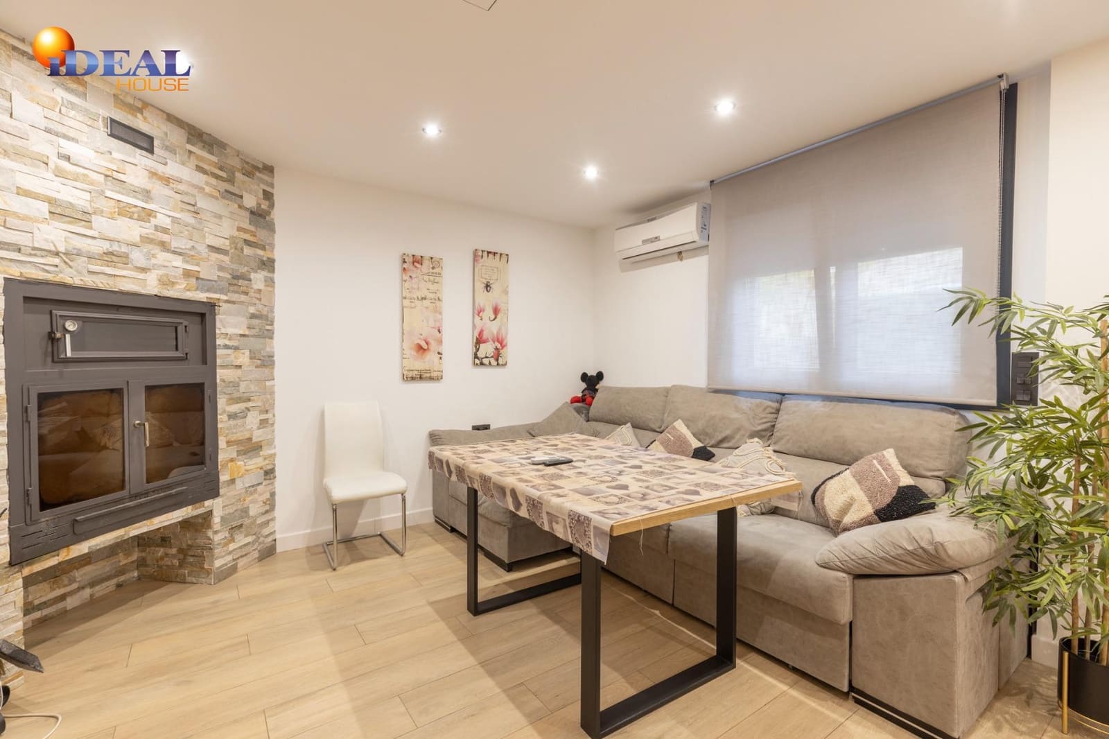 Adosado de 4 habitaciones en Padul en venta con piscina garaje - 350.000 € (Ref: 9434027)