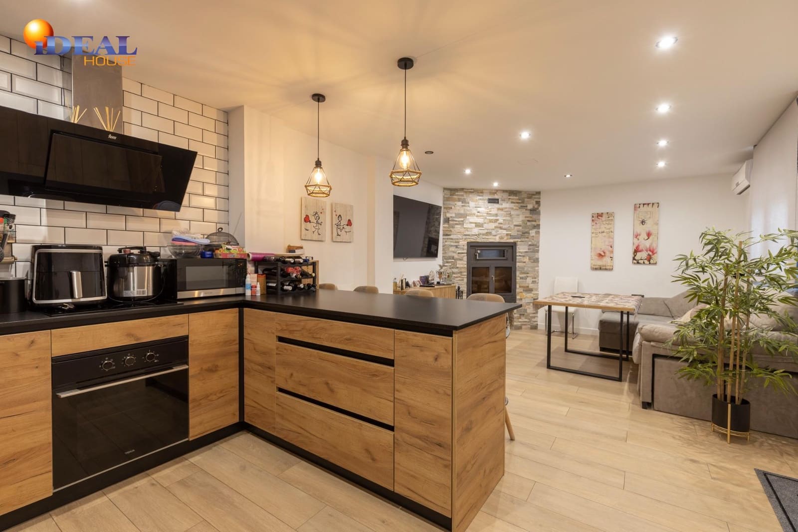 Adosado de 4 habitaciones en Padul en venta con piscina garaje - 350.000 € (Ref: 9434027)