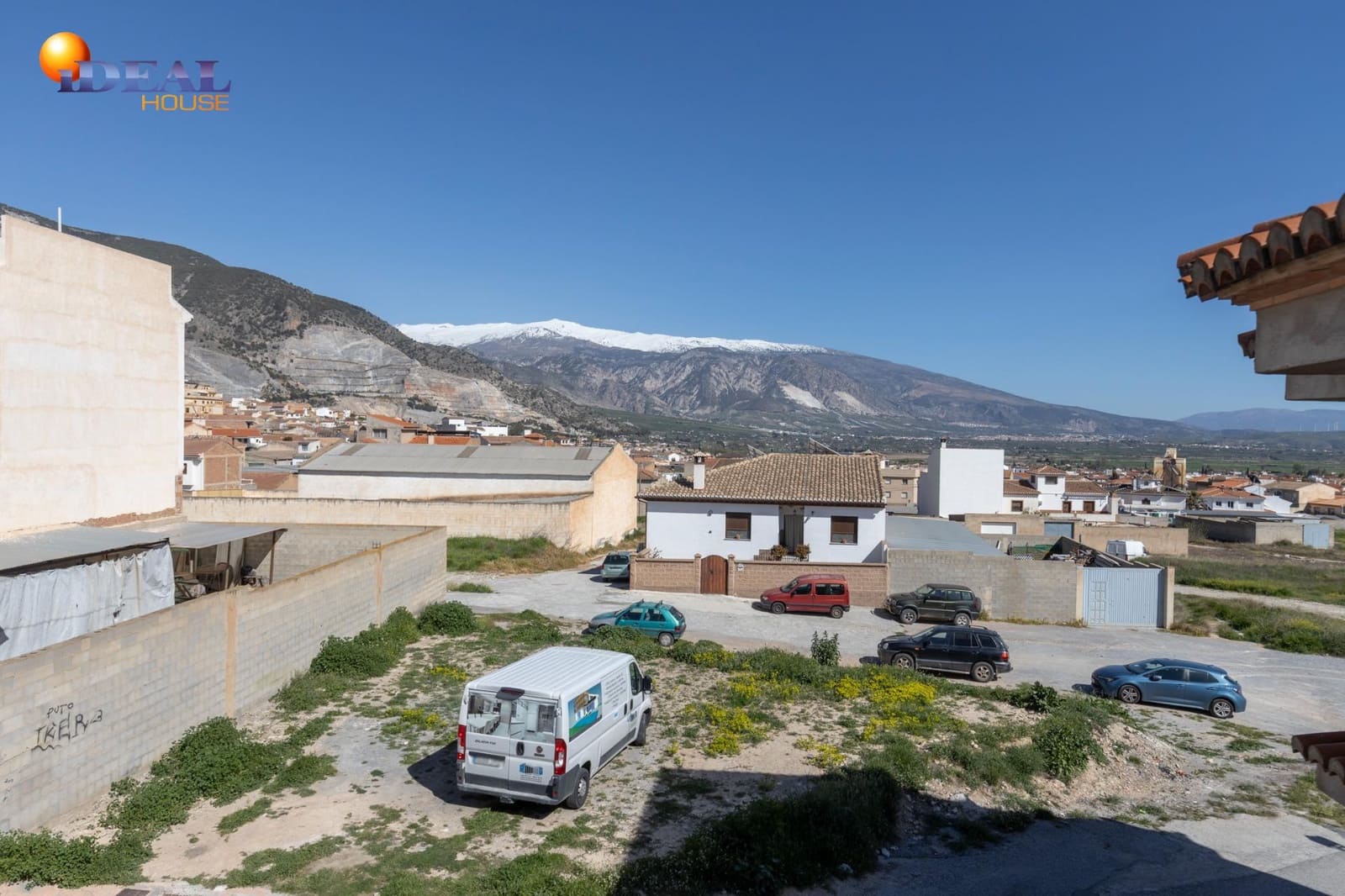 Adosado de 4 habitaciones en Padul en venta con piscina garaje - 350.000 € (Ref: 9434027)