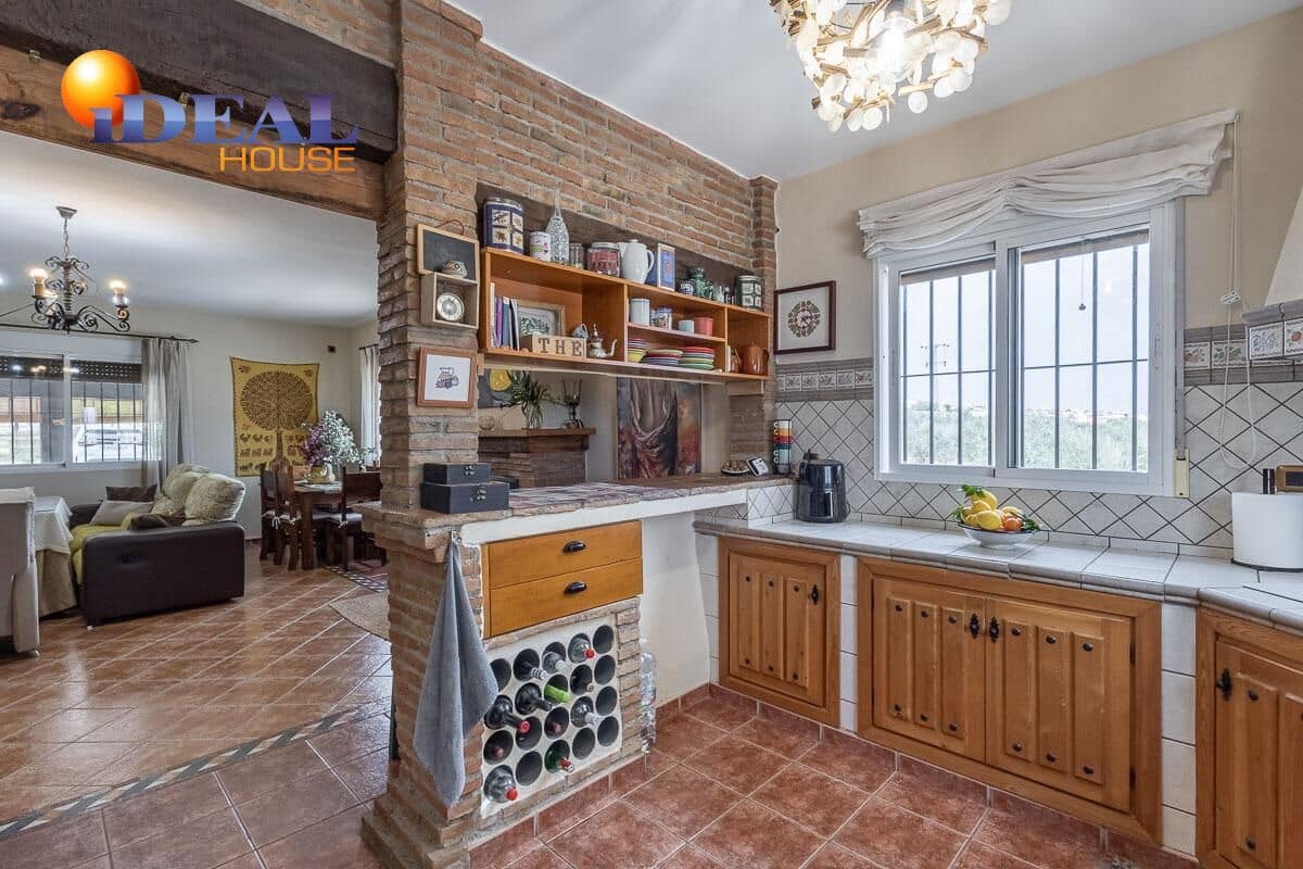 4 bedroom Finca/Country House for sale in Moraleda de Zafayona with pool garage - € 489,000 (Ref: 9434030)