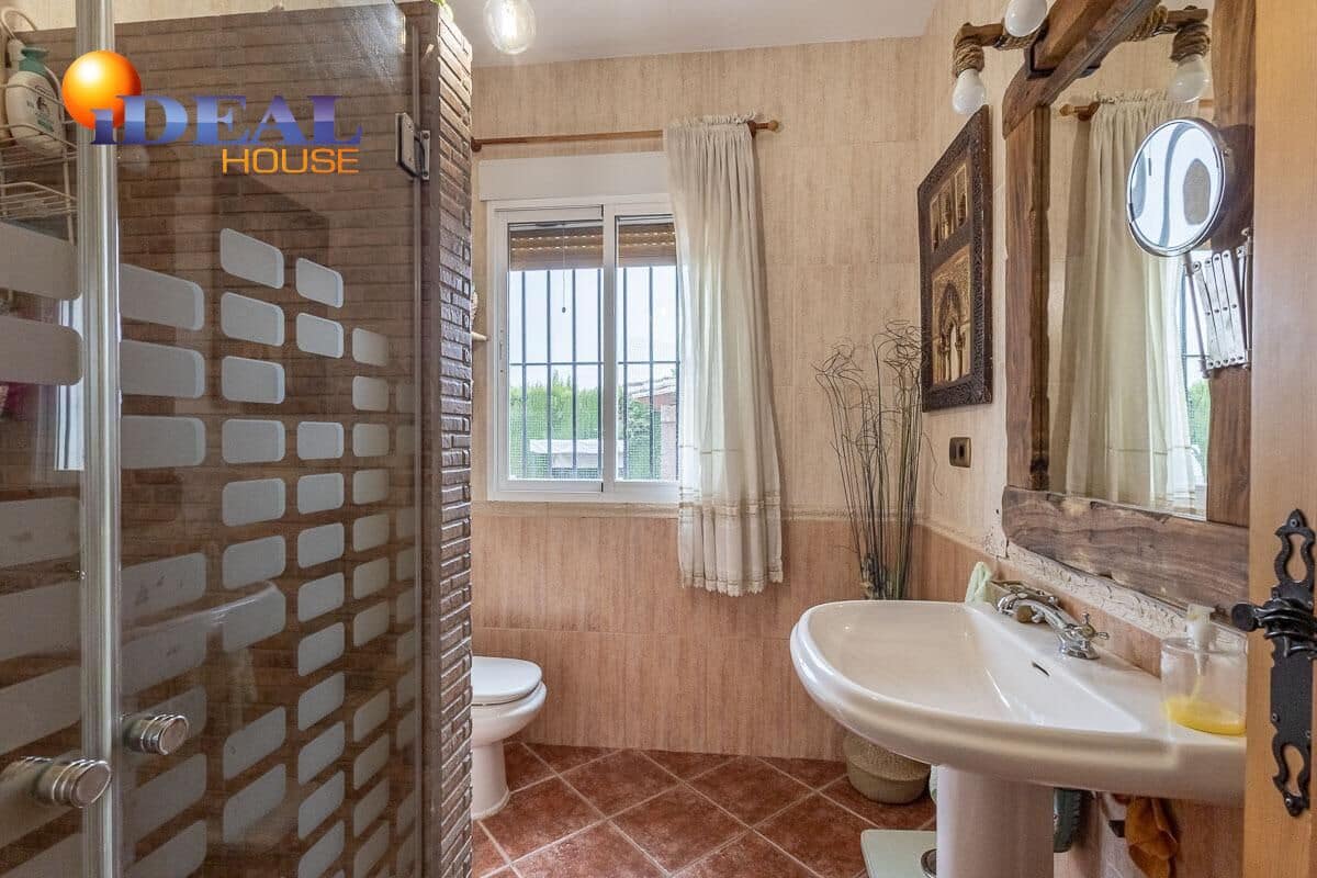 4 bedroom Finca/Country House for sale in Moraleda de Zafayona with pool garage - € 489,000 (Ref: 9434030)