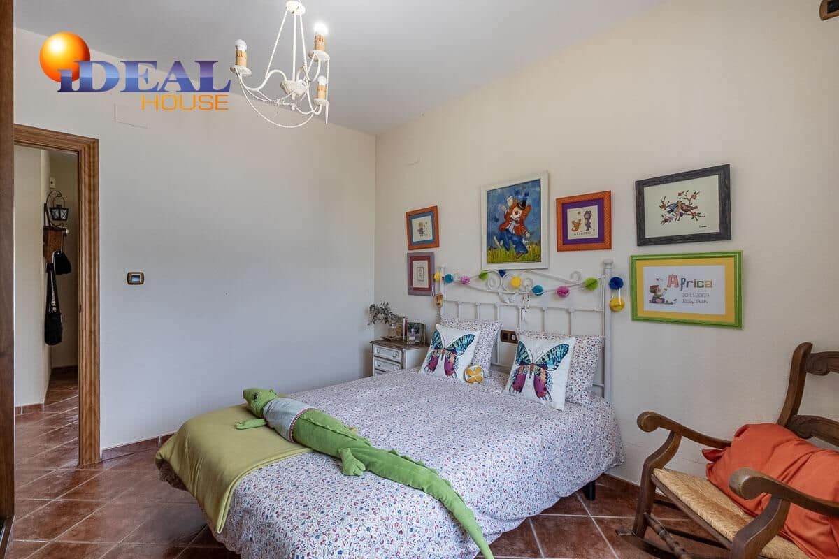 4 bedroom Finca/Country House for sale in Moraleda de Zafayona with pool garage - € 489,000 (Ref: 9434030)