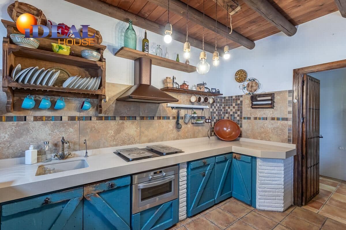 4 bedroom Finca/Country House for sale in Moraleda de Zafayona with pool garage - € 489,000 (Ref: 9434030)