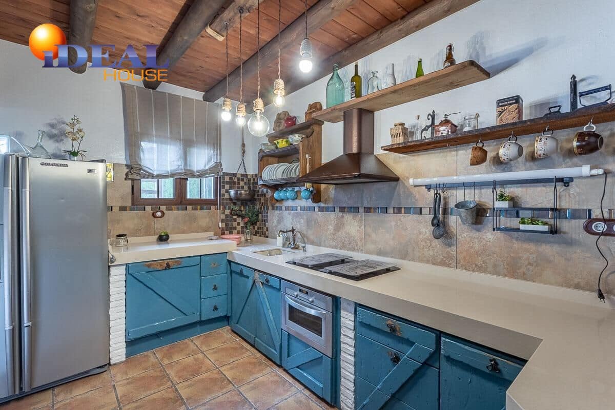 4 bedroom Finca/Country House for sale in Moraleda de Zafayona with pool garage - € 489,000 (Ref: 9434030)