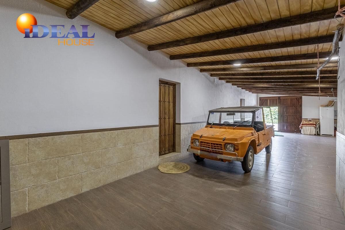 4 bedroom Finca/Country House for sale in Moraleda de Zafayona with pool garage - € 489,000 (Ref: 9434030)