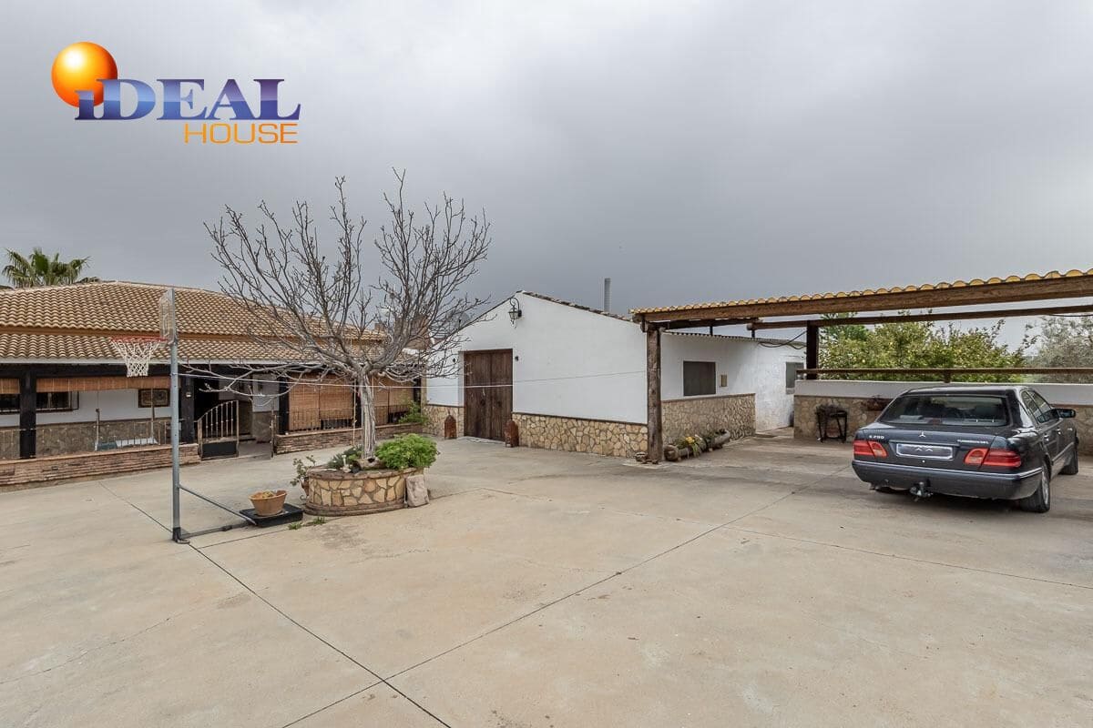 4 bedroom Finca/Country House for sale in Moraleda de Zafayona with pool garage - € 489,000 (Ref: 9434030)