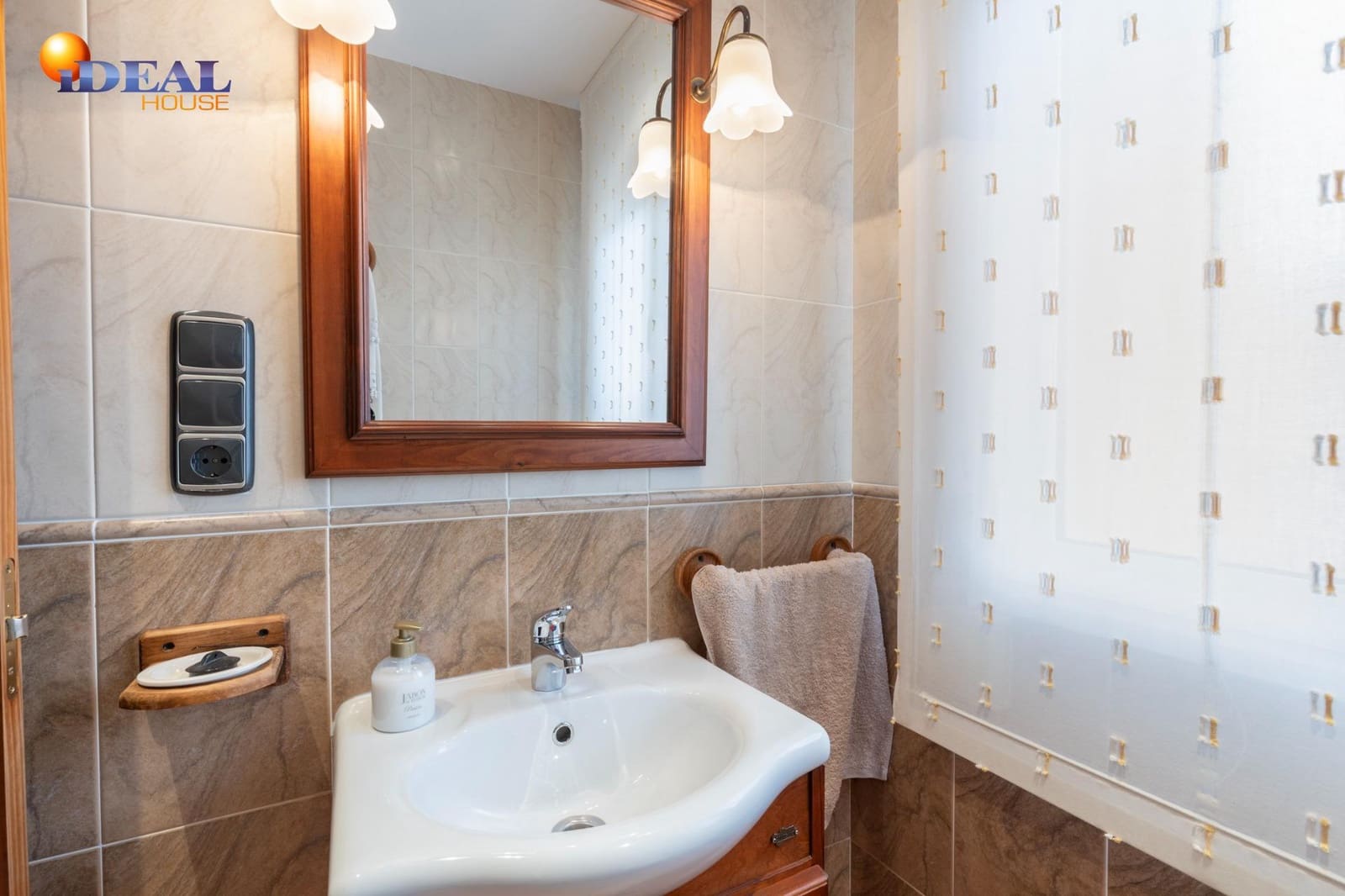 Adosado de 5 habitaciones en Padul en venta con garaje - 288.000 € (Ref: 9434031)