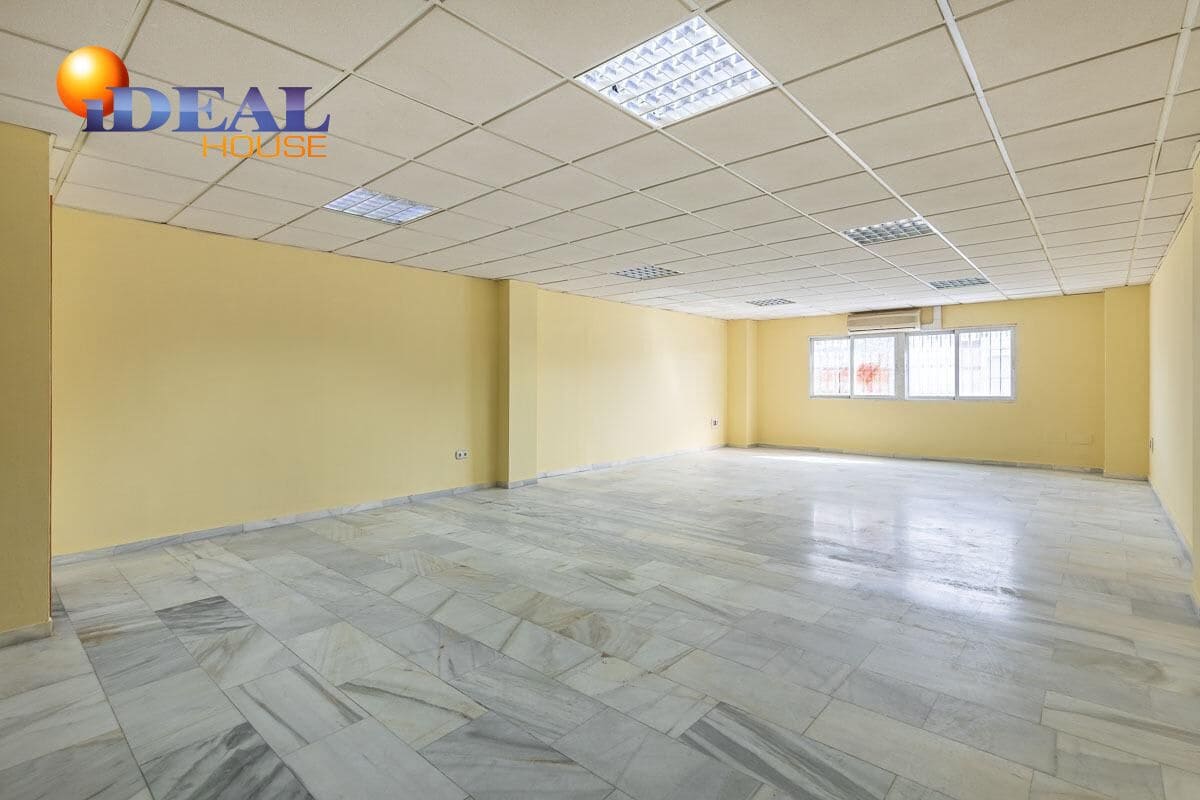 Business for sale in Peligros - € 145,000 (Ref: 9434036)