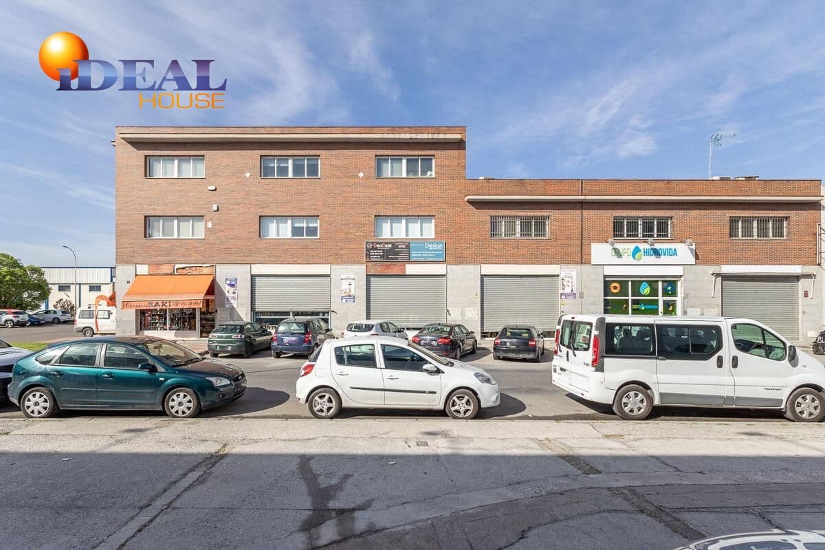 Business for sale in Peligros - € 145,000 (Ref: 9434036)