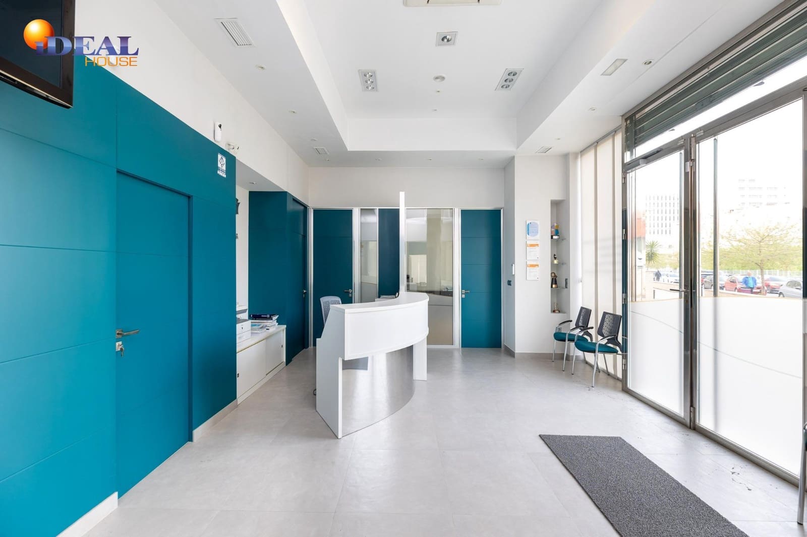 Commercial for sale in Granada city - € 435,000 (Ref: 9434037)