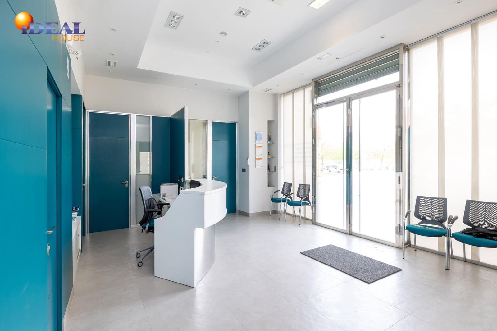 Commercial for sale in Granada city - € 435,000 (Ref: 9434037)