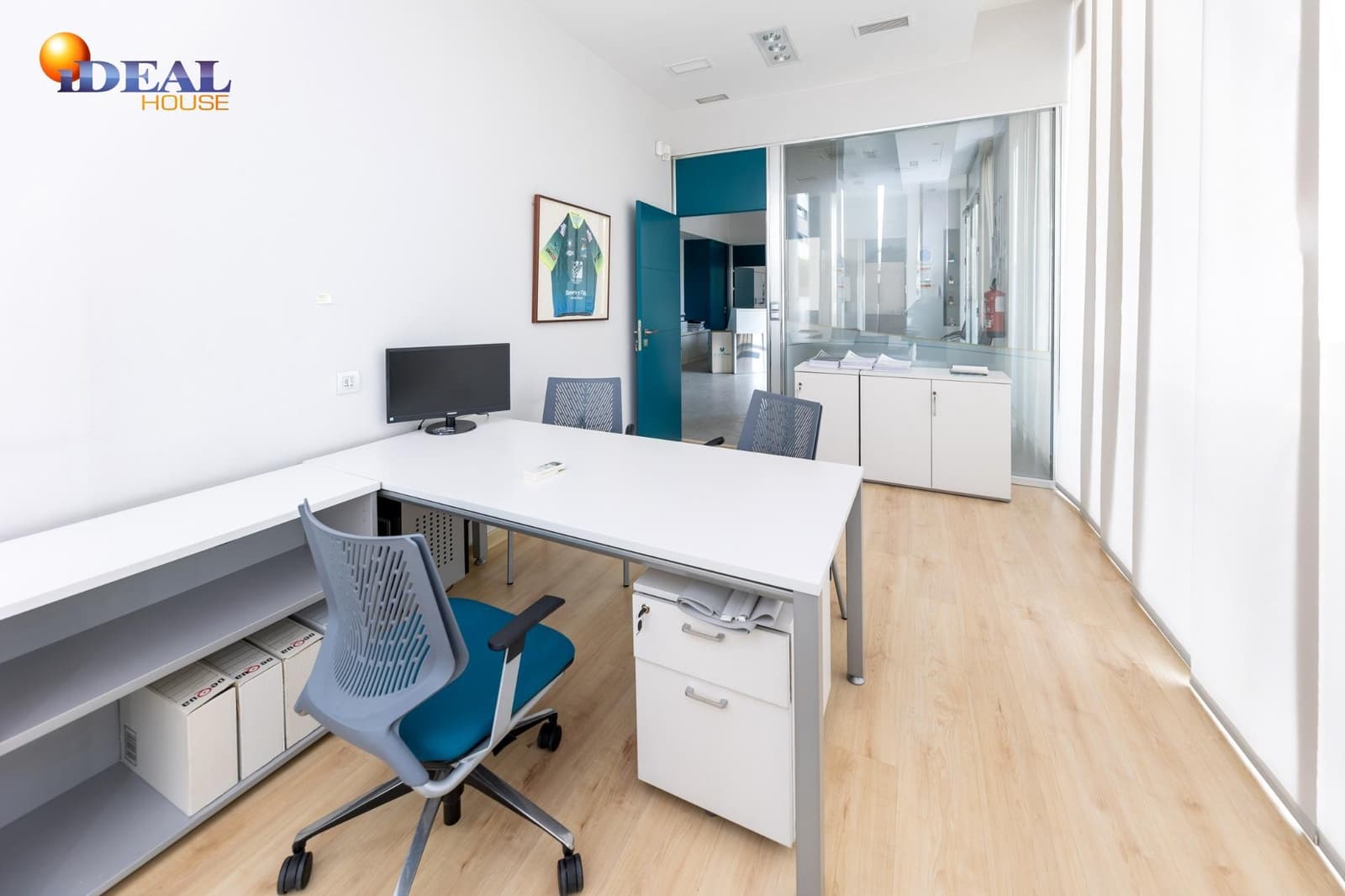 Commercial for sale in Granada city - € 435,000 (Ref: 9434037)