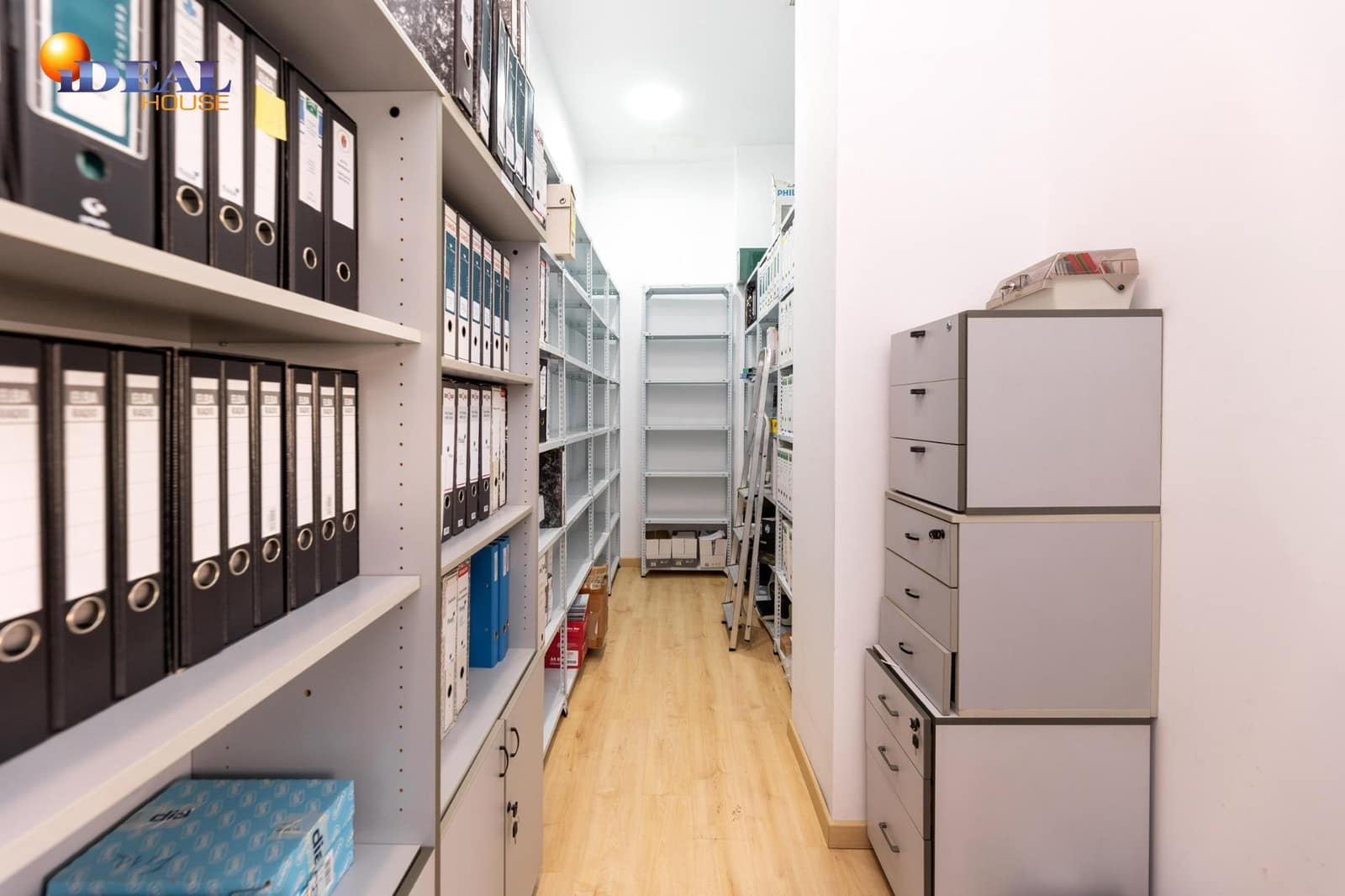 Commercial for sale in Granada city - € 435,000 (Ref: 9434037)