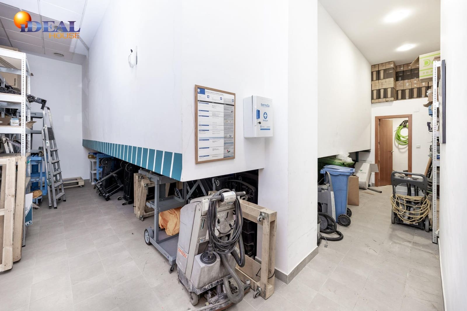 Commercial for sale in Granada city - € 435,000 (Ref: 9434037)