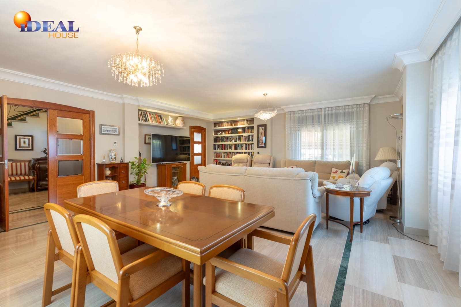 5 bedroom Villa for sale in Ogijares with pool garage - € 630,000 (Ref: 9434046)