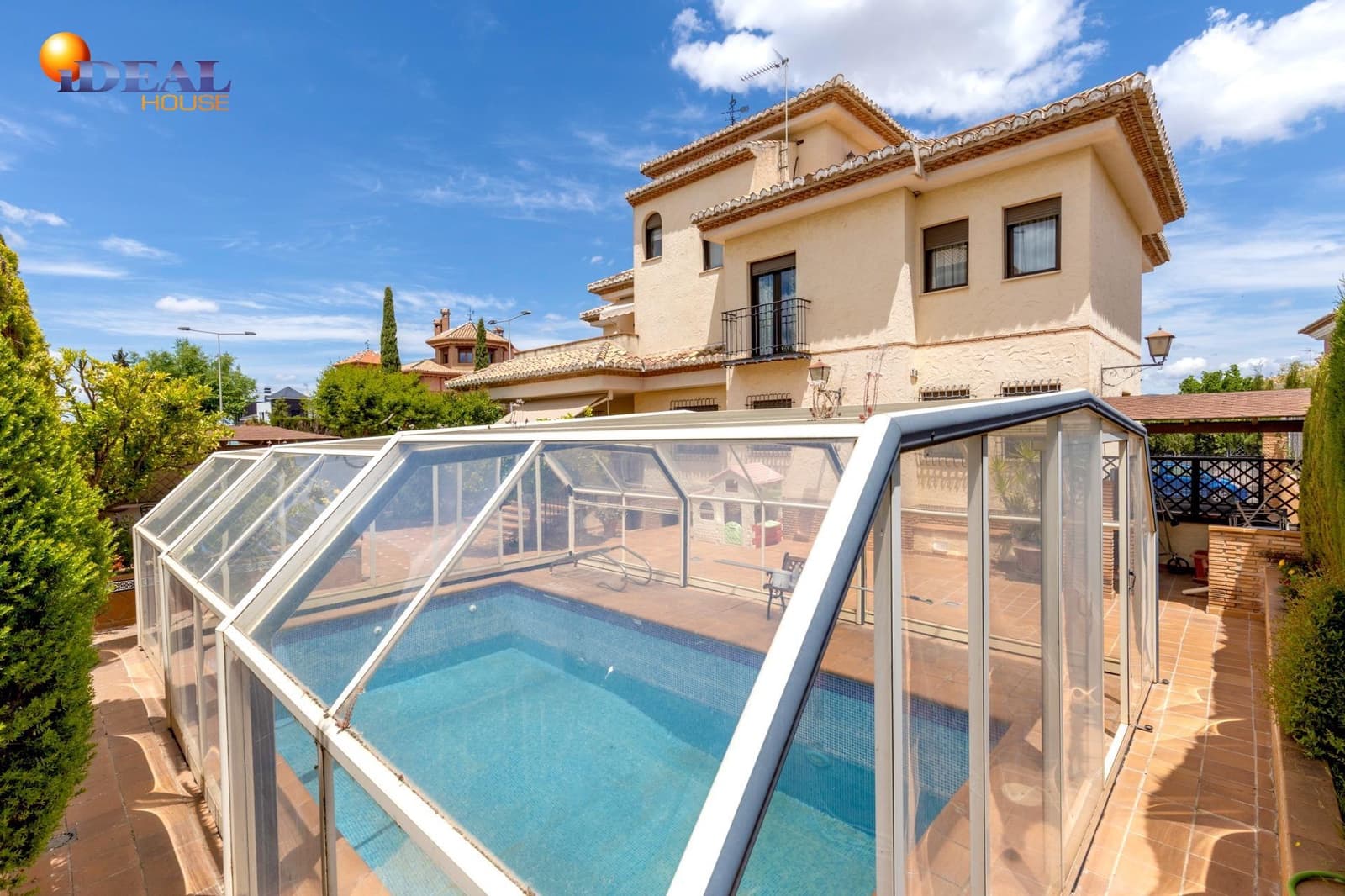 5 bedroom Villa for sale in Ogijares with pool garage - € 630,000 (Ref: 9434046)