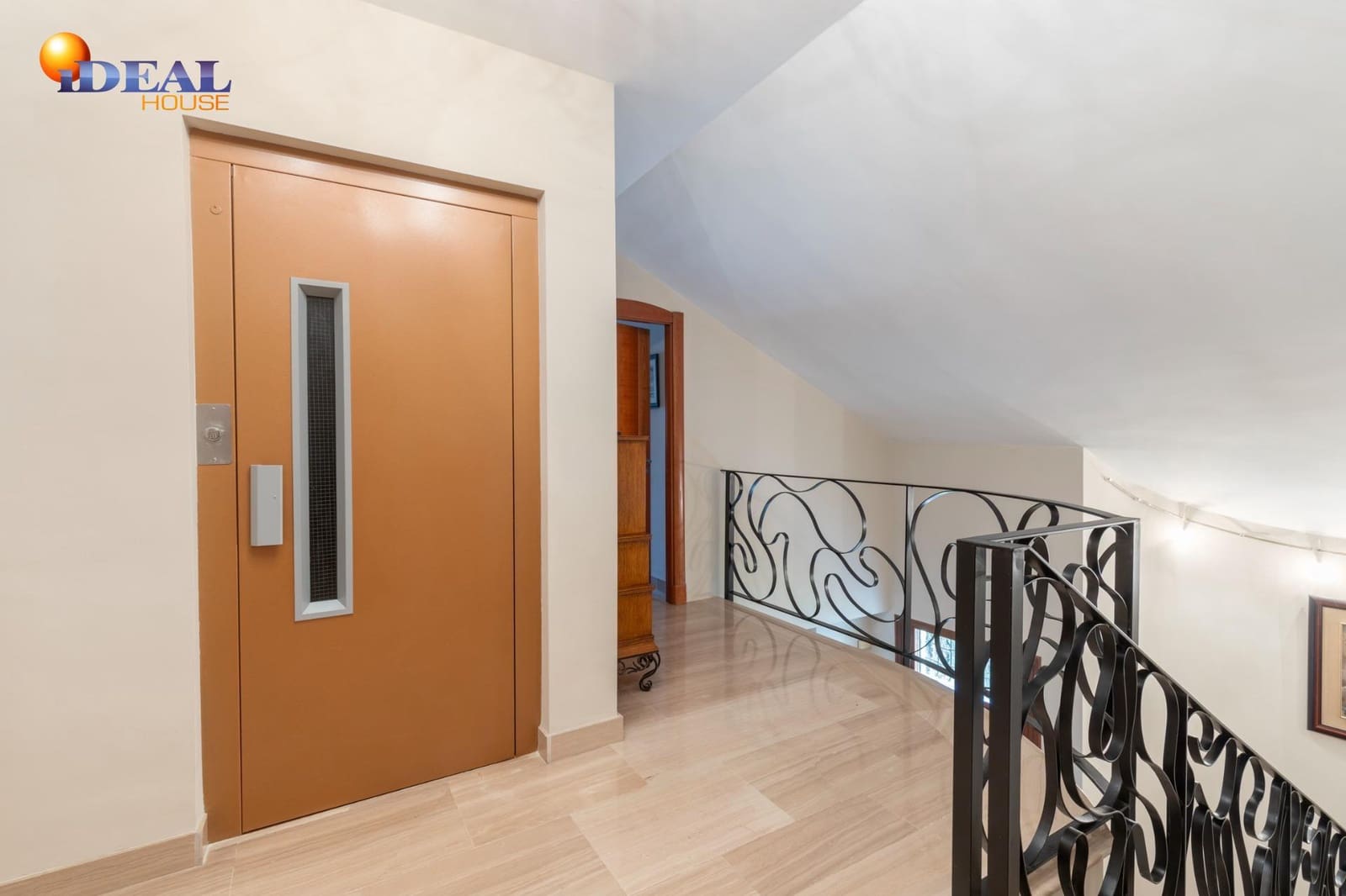 5 bedroom Villa for sale in Ogijares with pool garage - € 630,000 (Ref: 9434046)