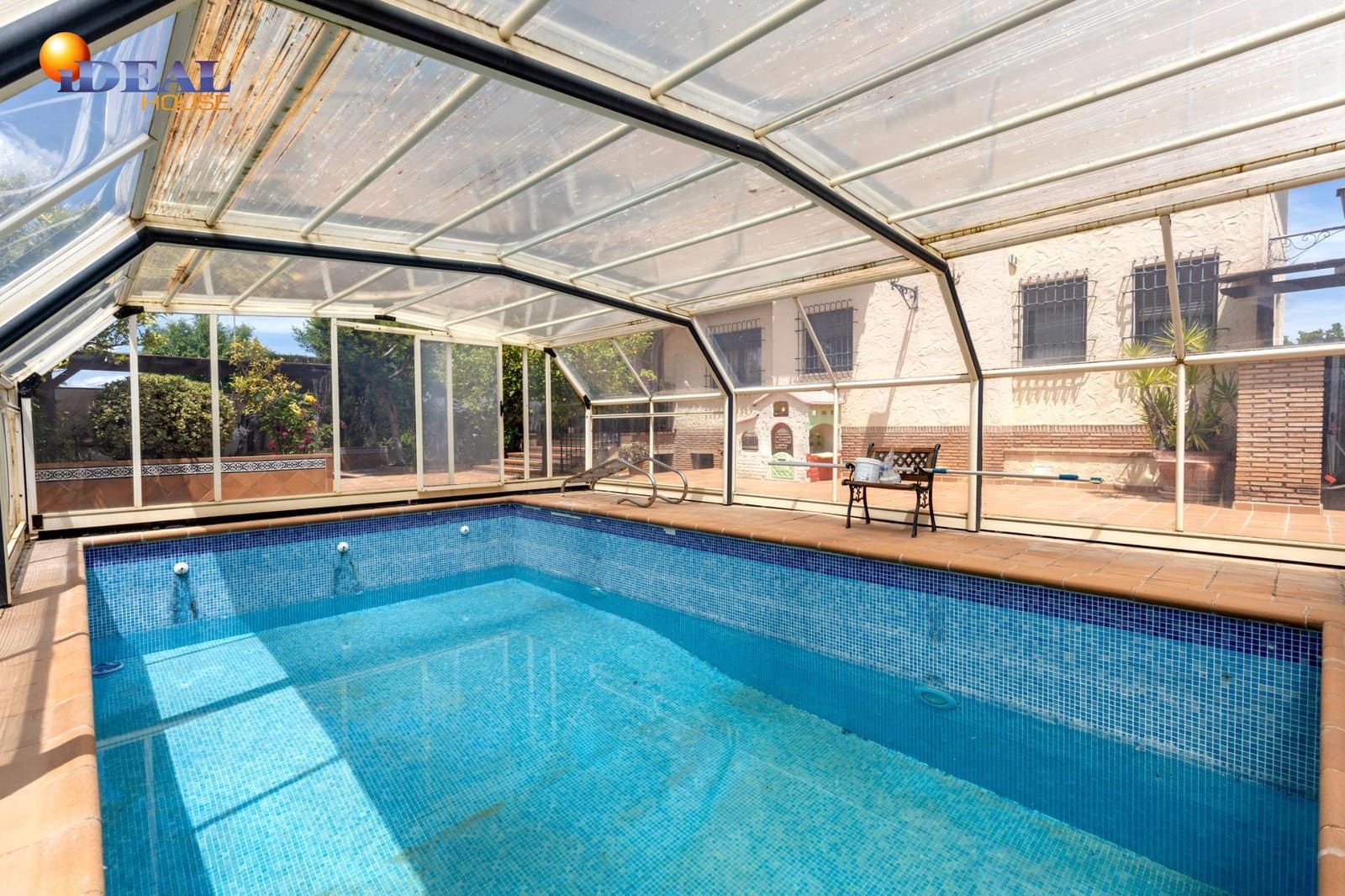 5 bedroom Villa for sale in Ogijares with pool garage - € 630,000 (Ref: 9434046)