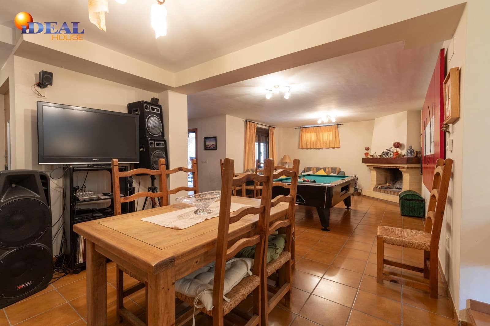 5 bedroom Villa for sale in Ogijares with pool garage - € 630,000 (Ref: 9434046)