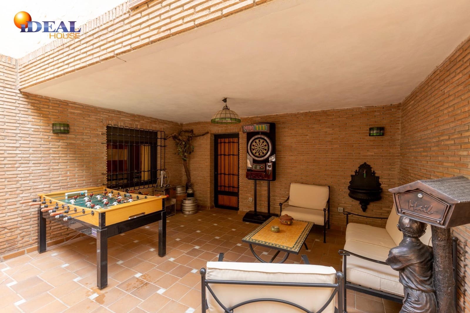 5 bedroom Villa for sale in Ogijares with pool garage - € 630,000 (Ref: 9434046)