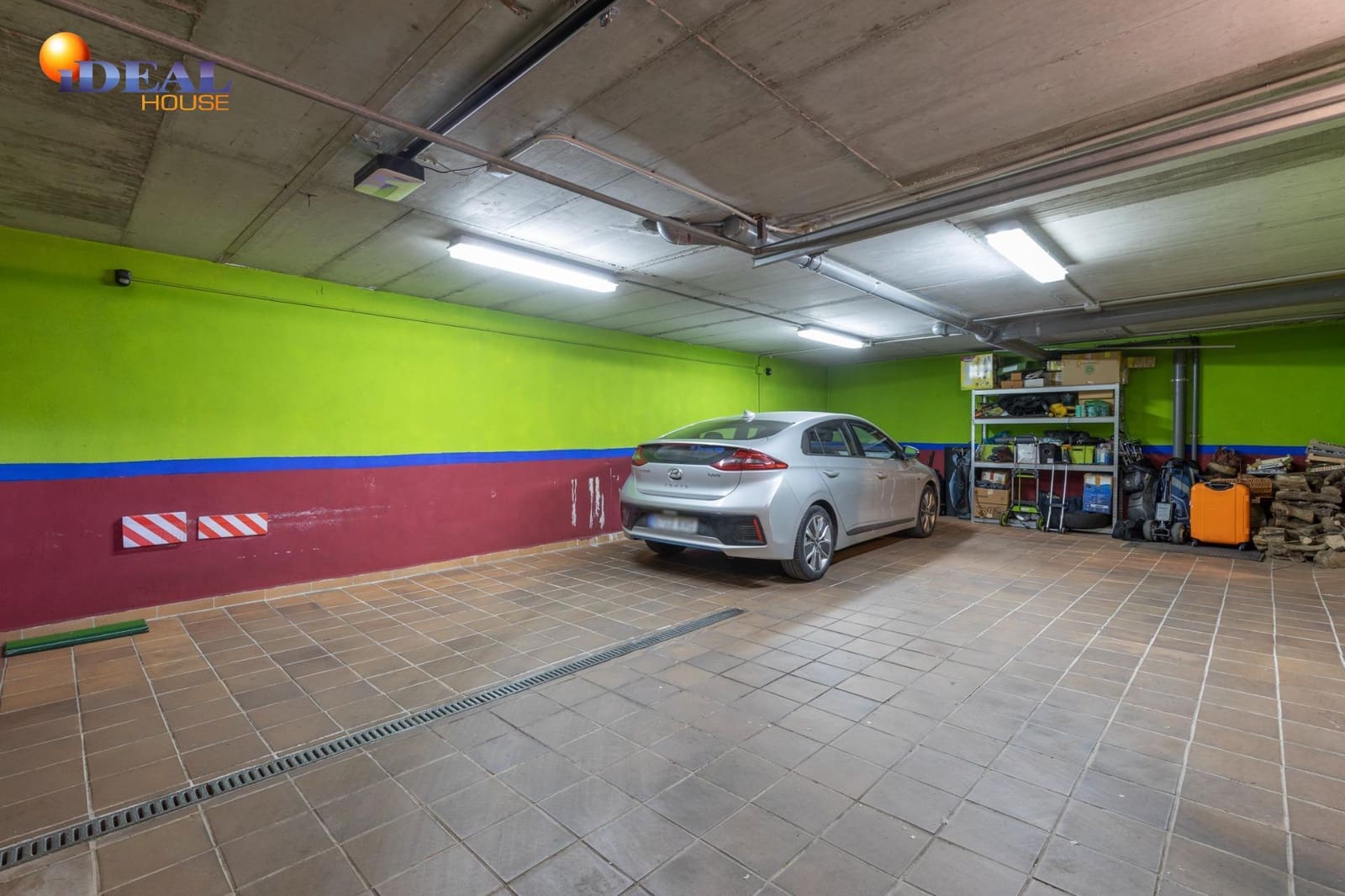 5 bedroom Villa for sale in Ogijares with pool garage - € 630,000 (Ref: 9434046)