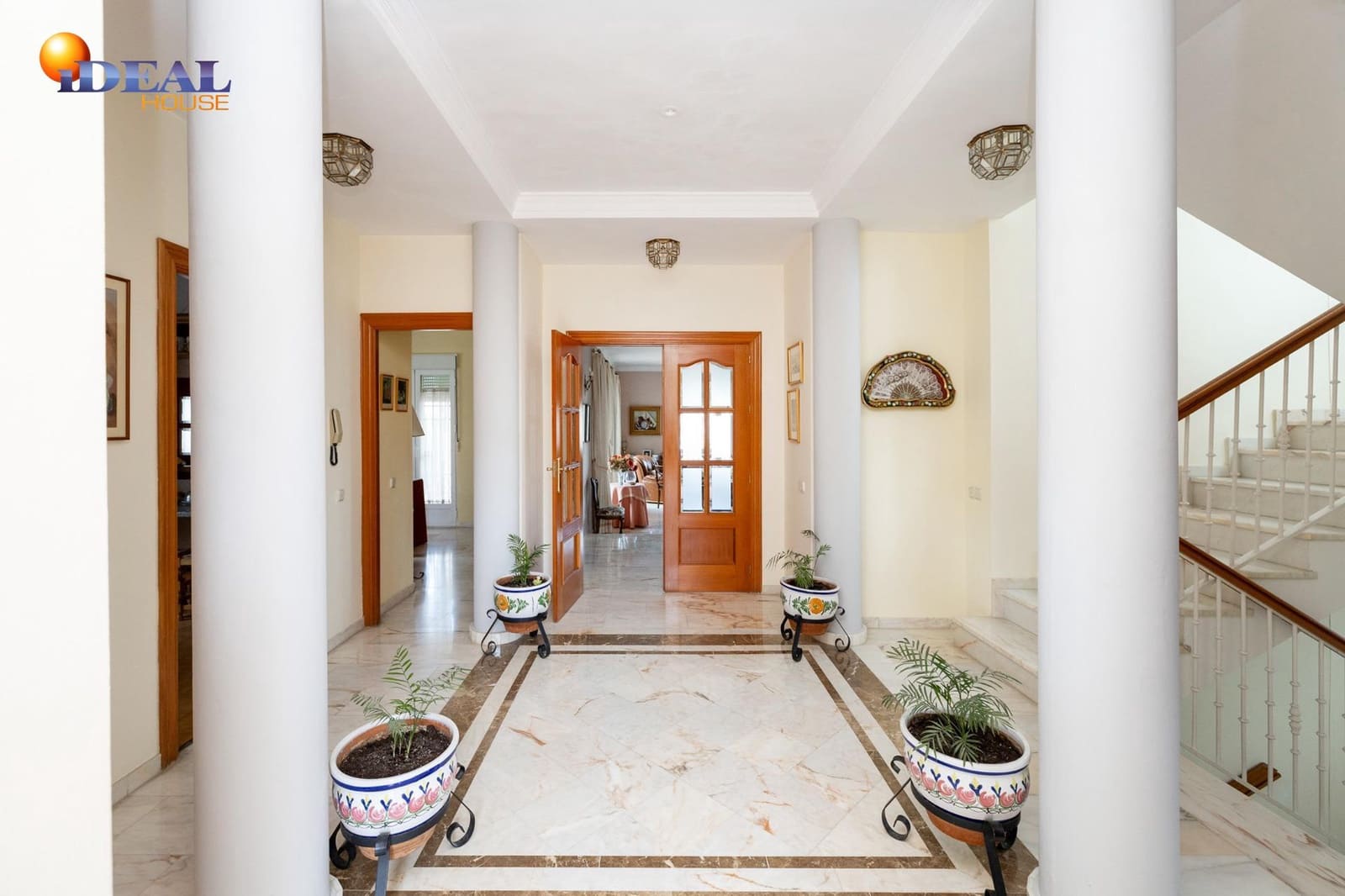 Chalet de 4 habitaciones en Albolote en venta con piscina garaje - 550.000 € (Ref: 9434047)