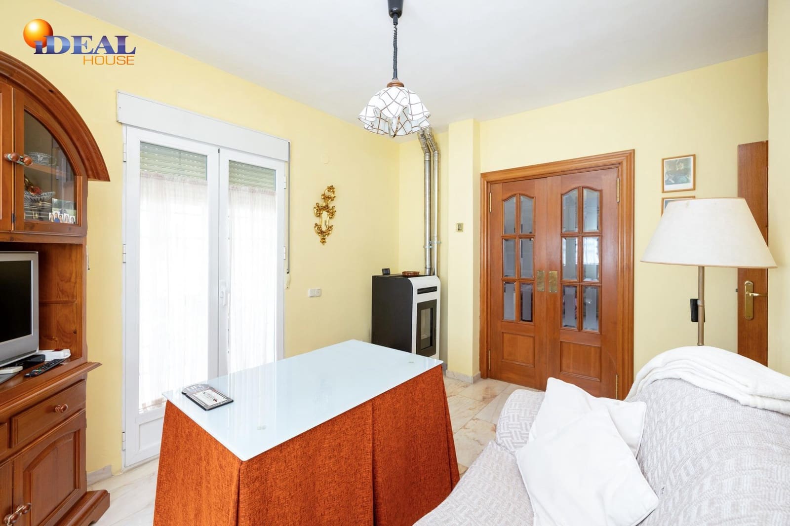 Chalet de 4 habitaciones en Albolote en venta con piscina garaje - 550.000 € (Ref: 9434047)